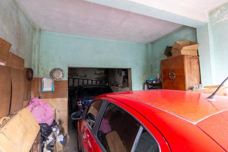 Casa à venda com 225m², 4 quartos e 2 vagas Casa à venda com 225m², 4 quartos e 2 vagasGaragem