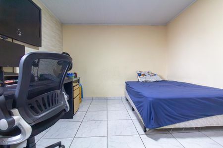 Casa à venda com 225m², 4 quartos e 2 vagas Casa à venda com 225m², 4 quartos e 2 vagasQuarto 2