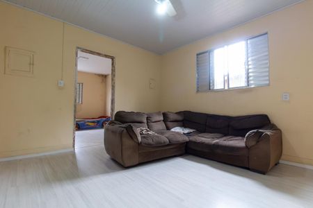 Casa à venda com 225m², 4 quartos e 2 vagas Casa à venda com 225m², 4 quartos e 2 vagasSala