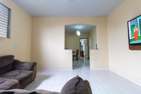 Casa à venda com 225m², 4 quartos e 2 vagas Casa à venda com 225m², 4 quartos e 2 vagasSala