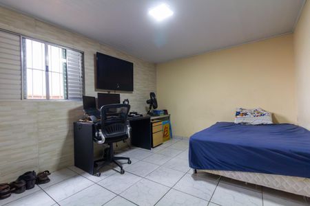 Quarto 2 de casa à venda com 4 quartos, 150m² em Vila Araguaia, São Paulo