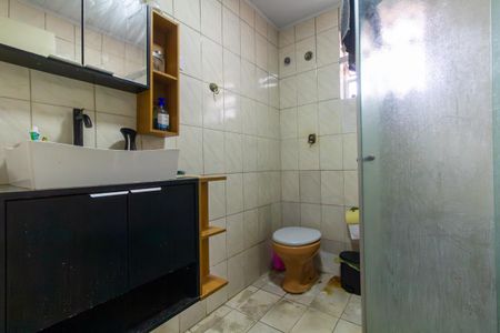 Casa à venda com 225m², 4 quartos e 2 vagas Casa à venda com 225m², 4 quartos e 2 vagasBanheiro 1