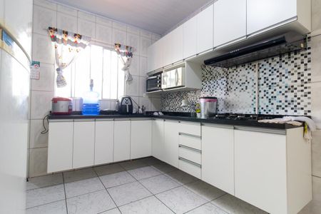 Casa à venda com 225m², 4 quartos e 2 vagas Casa à venda com 225m², 4 quartos e 2 vagasCozinha 2