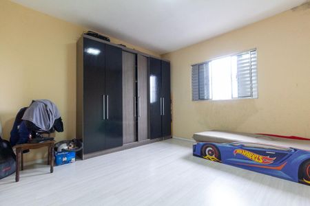 Casa à venda com 225m², 4 quartos e 2 vagas Casa à venda com 225m², 4 quartos e 2 vagasQuarto 1