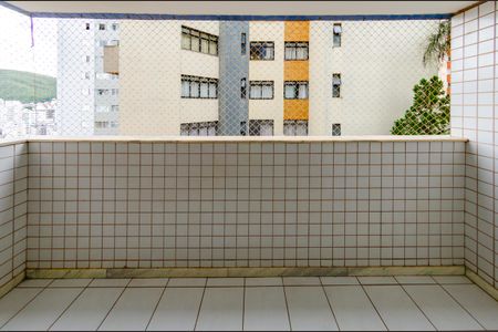 Apartamento para alugar com 60m², 2 quartos e 2 vagasVaranda