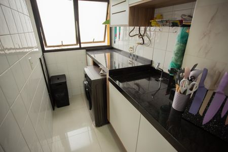 Apartamento à venda com 64m², 2 quartos e 1 vagaÁREA DE SERVIÇO
