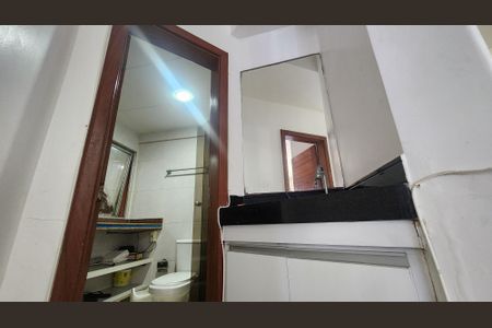 Banheiro - Lavabo de apartamento para alugar com 1 quarto, 60m² em Pituba, Salvador