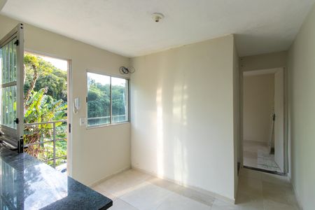 Sala de apartamento para alugar com 1 quarto, 27m² em Jardim Marilu, Cotia