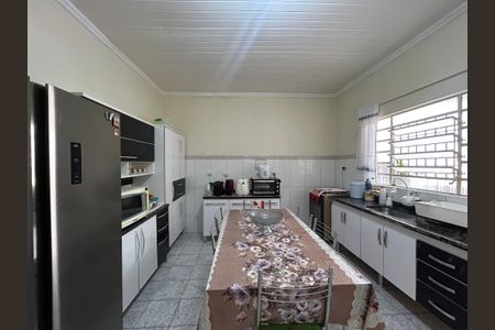 Casa à venda com 170m², 3 quartos e 2 vagas Casa à venda com 170m², 3 quartos e 2 vagasCozinha