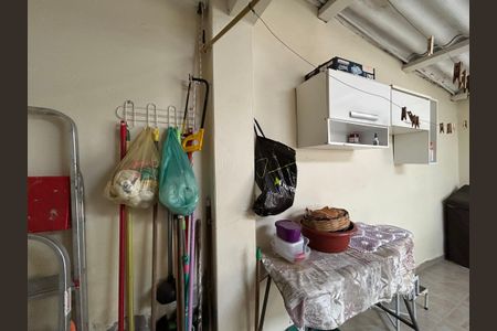 Casa à venda com 170m², 3 quartos e 2 vagas Casa à venda com 170m², 3 quartos e 2 vagasÁrea de Serviço