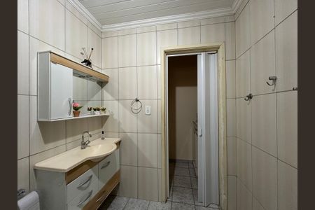 Casa à venda com 170m², 3 quartos e 2 vagas Casa à venda com 170m², 3 quartos e 2 vagasBanheiro