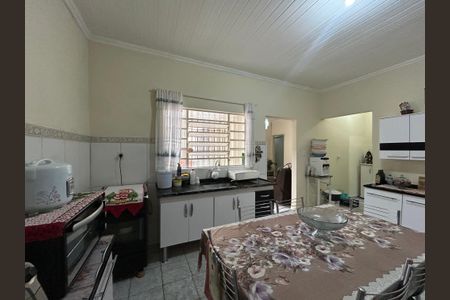 Casa à venda com 170m², 3 quartos e 2 vagas Casa à venda com 170m², 3 quartos e 2 vagasCozinha
