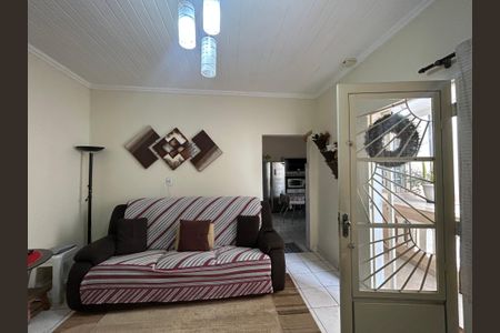 Casa à venda com 170m², 3 quartos e 2 vagas Casa à venda com 170m², 3 quartos e 2 vagasSala