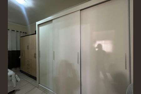 Casa à venda com 170m², 3 quartos e 2 vagas Casa à venda com 170m², 3 quartos e 2 vagasQuarto 2