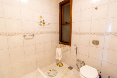 Casa à venda com 154m², 3 quartos e 3 vagasBanheiro da Suíte