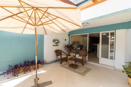 Casa à venda com 154m², 3 quartos e 3 vagasQuintal