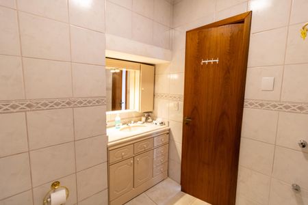 Casa à venda com 154m², 3 quartos e 3 vagasBanheiro da Suíte