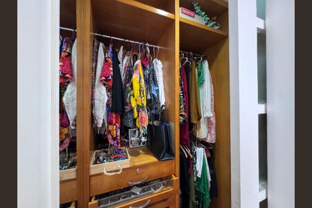 Apartamento à venda com 97m², 3 quartos e 1 vagaSuíte 1 - Closet