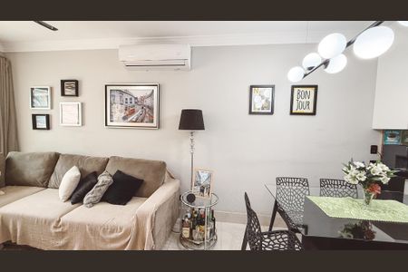 Casa à venda com 75m², 2 quartos e 1 vagaSala/Cozinha