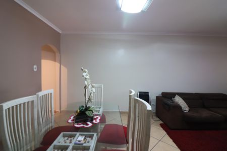 Casa à venda com 188m², 4 quartos e 2 vagasSala 