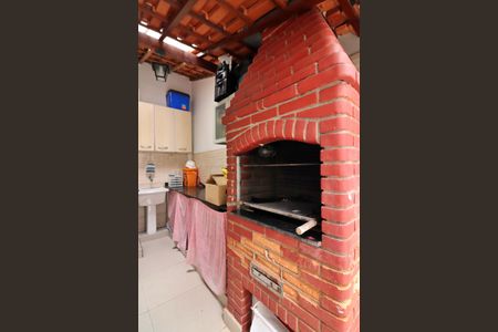 Casa à venda com 188m², 4 quartos e 2 vagasChurrasqueira