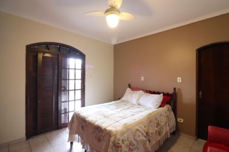 Casa à venda com 188m², 4 quartos e 2 vagasQuarto 1 - Suíte