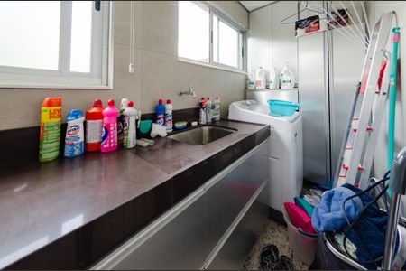 Apartamento à venda com 88m², 3 quartos e 1 vaga Apartamento à venda com 88m², 3 quartos e 1 vagaÁrea de serviço