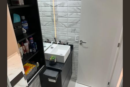 Banheiro social  de apartamento à venda com 2 quartos, 42m² em Jardim Lideranca, São Paulo