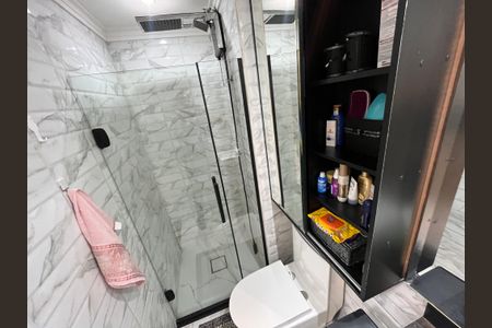 Banheiro social  de apartamento à venda com 2 quartos, 42m² em Jardim Lideranca, São Paulo