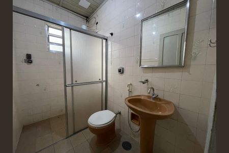 Casa para alugar com 270m², 3 quartos e 2 vagasBanheiro 1