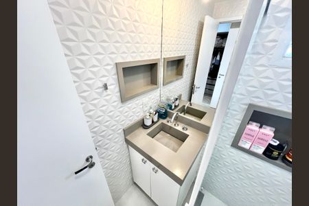 Apartamento à venda com 92m², 2 quartos e 2 vagasBanheiro da Suíte