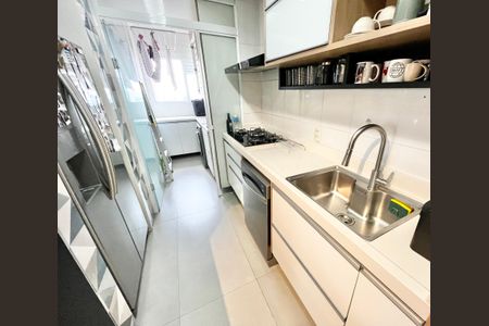 Apartamento à venda com 92m², 2 quartos e 2 vagasCozinha