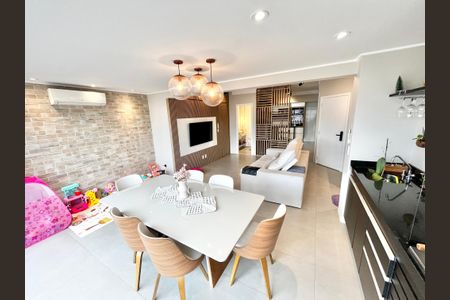 Apartamento à venda com 92m², 2 quartos e 2 vagasSala