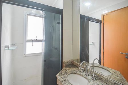 Apartamento à venda com 73m², 2 quartos e 2 vagasBanheiro da Suíte