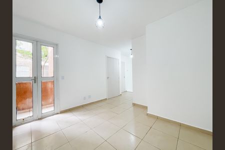 Sala de apartamento para alugar com 2 quartos, 50m² em Metalúrgicos, Osasco