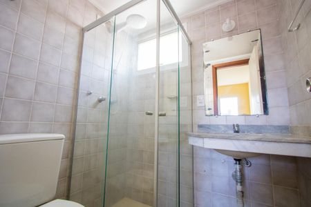 Apartamento para alugar com 78m², 3 quartos e 1 vaga Apartamento para alugar com 78m², 3 quartos e 1 vagaBanheiro do quarto 1