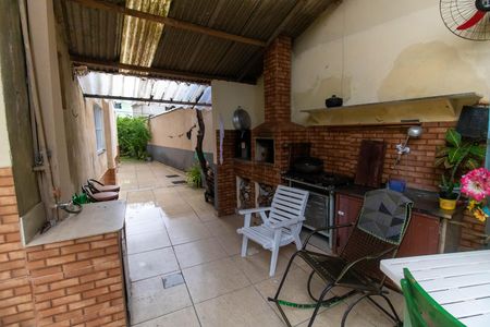 Casa à venda com 327m², 4 quartos e 4 vagasÁrea externa