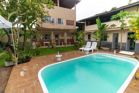 Casa à venda com 327m², 4 quartos e 4 vagasÁrea externa