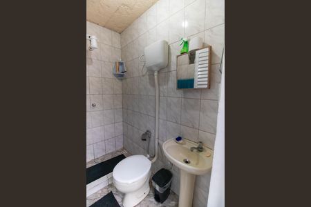 Casa à venda com 327m², 4 quartos e 4 vagasBanheiro de serviço