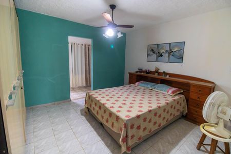 Casa à venda com 327m², 4 quartos e 4 vagasSuíte 1
