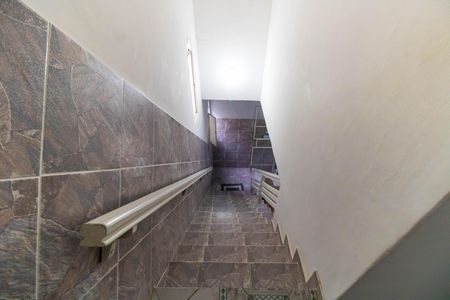 Casa à venda com 327m², 4 quartos e 4 vagasEscada 