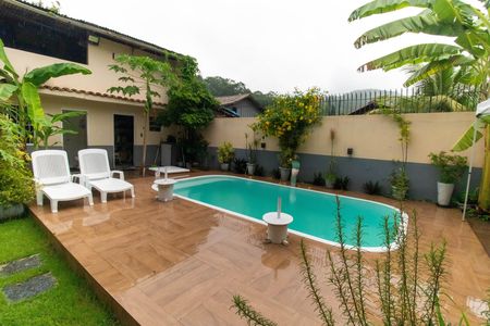 Casa à venda com 327m², 4 quartos e 4 vagasÁrea externa