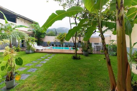 Casa à venda com 327m², 4 quartos e 4 vagasVista da Suíte Externa 
