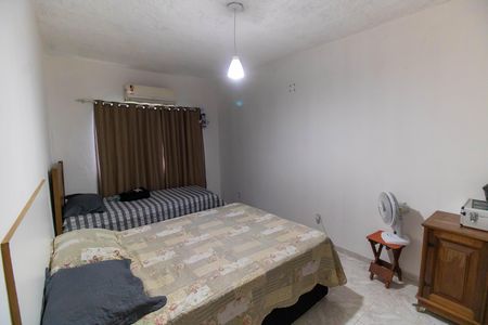 Casa à venda com 327m², 4 quartos e 4 vagasSuíte 2