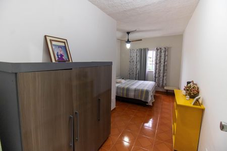 Casa à venda com 327m², 4 quartos e 4 vagasQuarto 