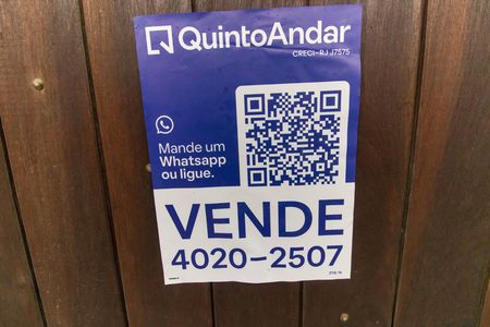 Casa à venda com 327m², 4 quartos e 4 vagasPlaquinha 