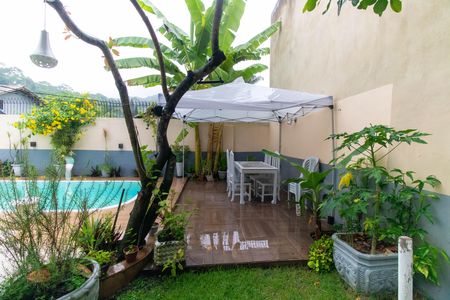 Casa à venda com 327m², 4 quartos e 4 vagasÁrea externa