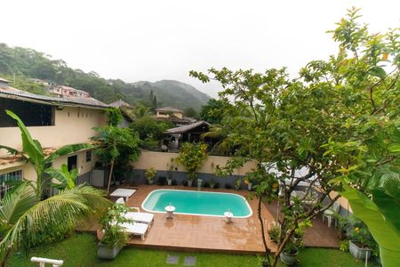 Casa à venda com 327m², 4 quartos e 4 vagasVista da Suíte 2