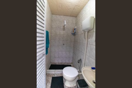 Casa à venda com 327m², 4 quartos e 4 vagasBanheiro de serviço