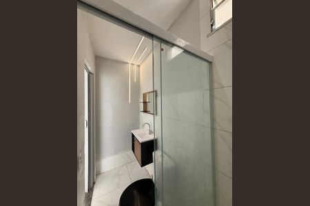 Banheiro de apartamento para alugar com 1 quarto, 43m² em Recreio dos Bandeirantes, Rio de Janeiro